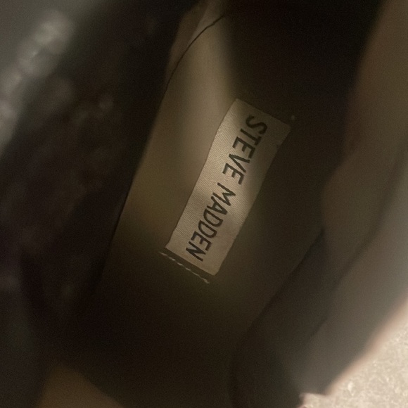 steve madden Edition velvet pink rose embroidered zipper chunky heeled booties - Picture 7 of 15